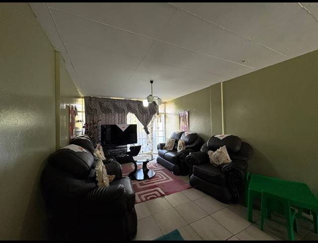 2 BEDROOM FLAT FOR SALE IN ARCON PARK